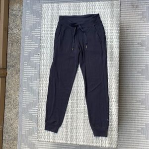 Black lululemon jogger sweatpants